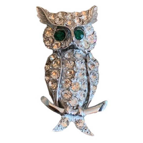 Vintage Silver Tone Emerald Green Eyed Owl Pin Brooch Costume Jewelry - Picture 2 of 5